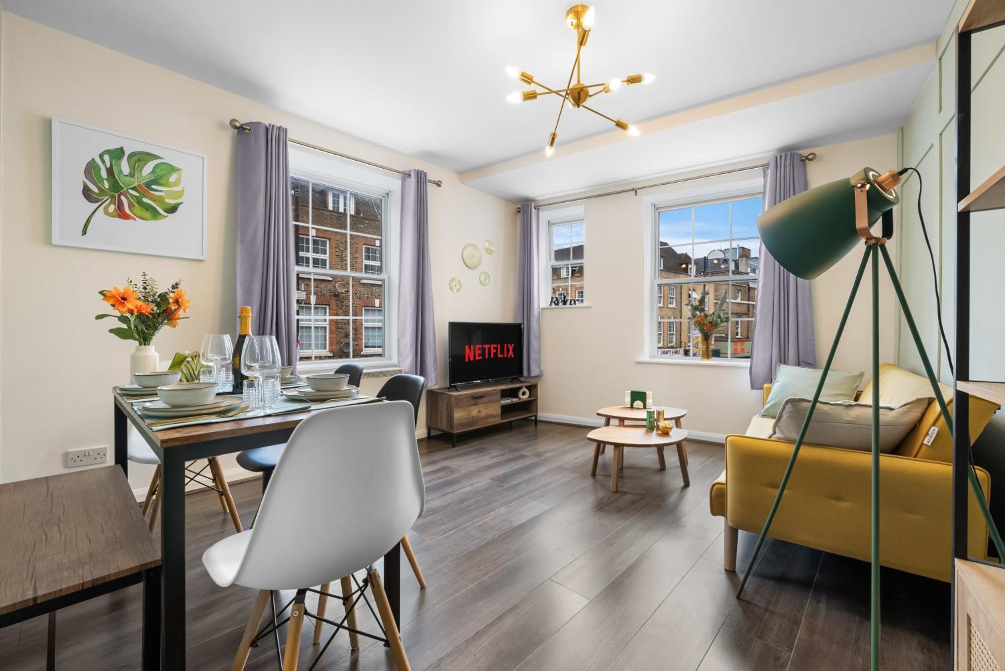 Chic 2 Bedroom Apartment Near Liverpool Street By Gold Stays Londen Buitenkant foto