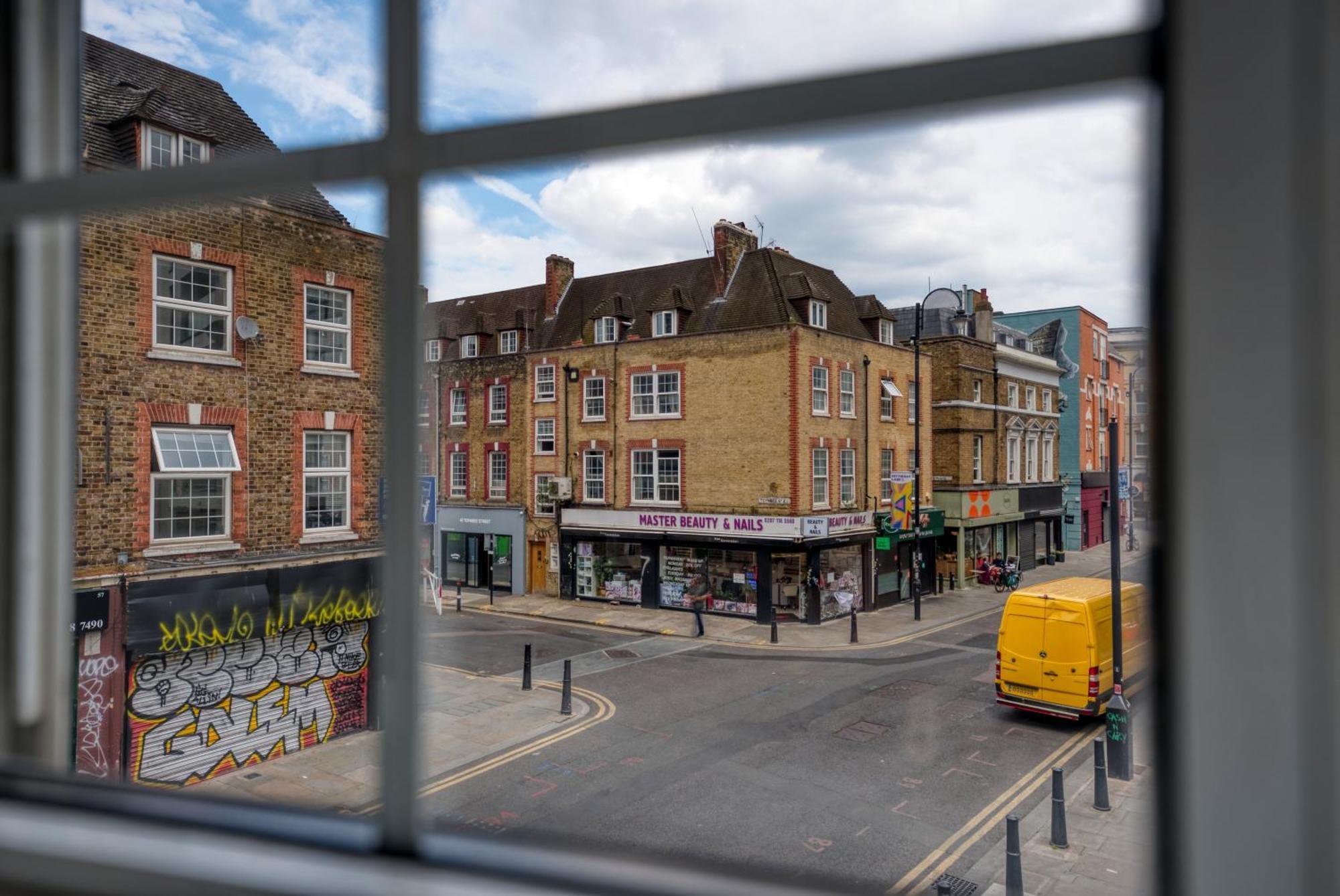 Chic 2 Bedroom Apartment Near Liverpool Street By Gold Stays Londen Buitenkant foto
