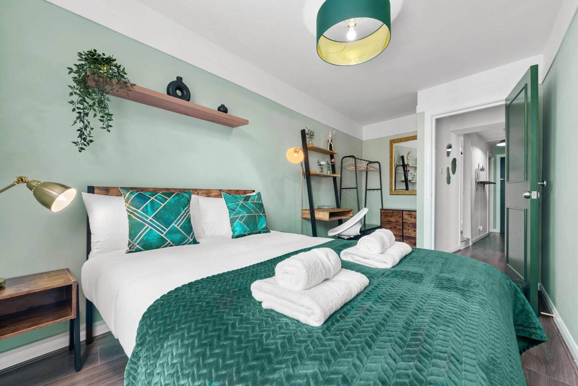 Chic 2 Bedroom Apartment Near Liverpool Street By Gold Stays Londen Buitenkant foto