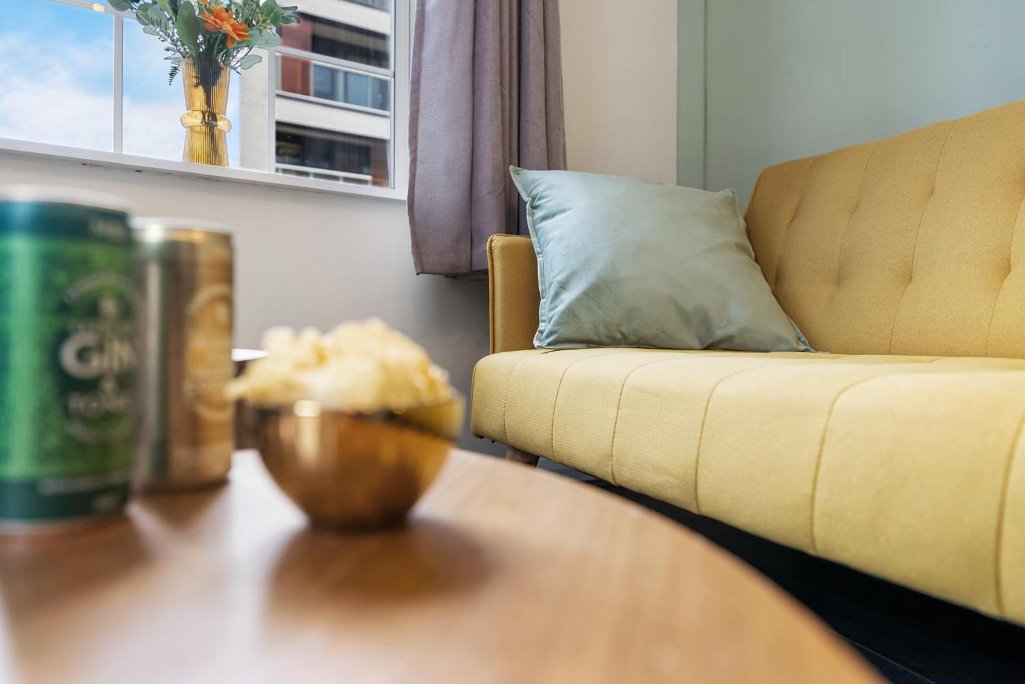 Chic 2 Bedroom Apartment Near Liverpool Street By Gold Stays Londen Buitenkant foto