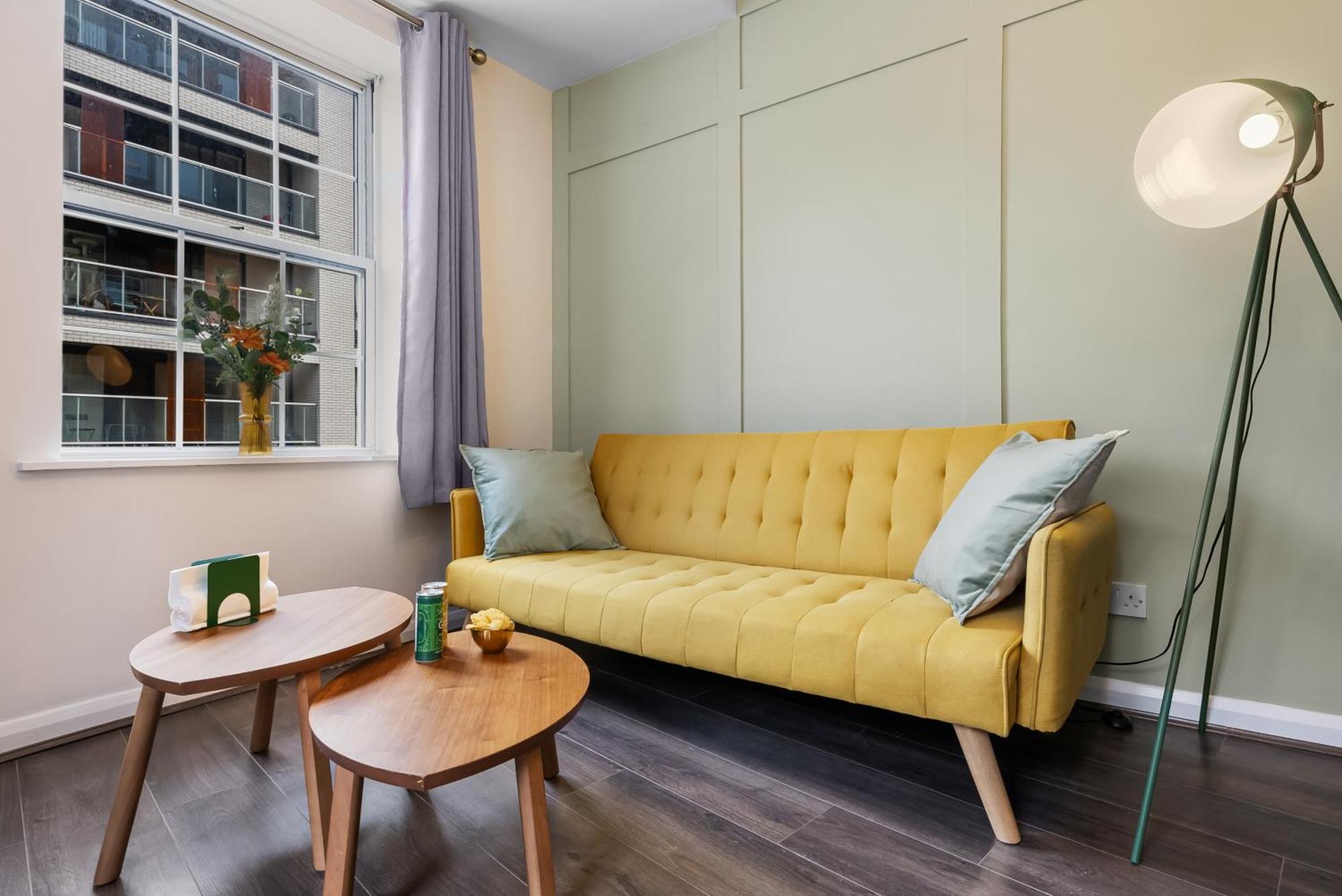 Chic 2 Bedroom Apartment Near Liverpool Street By Gold Stays Londen Buitenkant foto