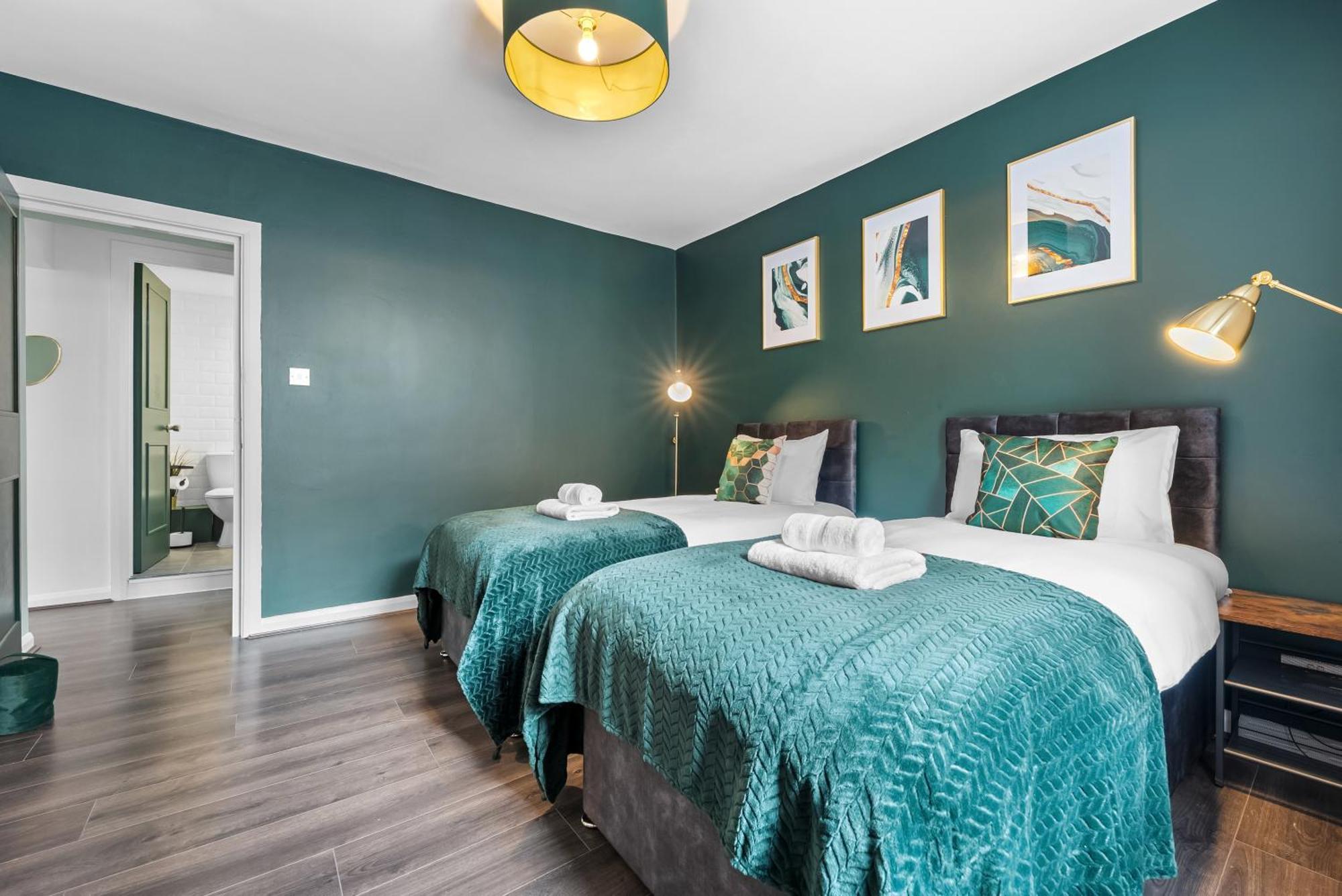 Chic 2 Bedroom Apartment Near Liverpool Street By Gold Stays Londen Buitenkant foto