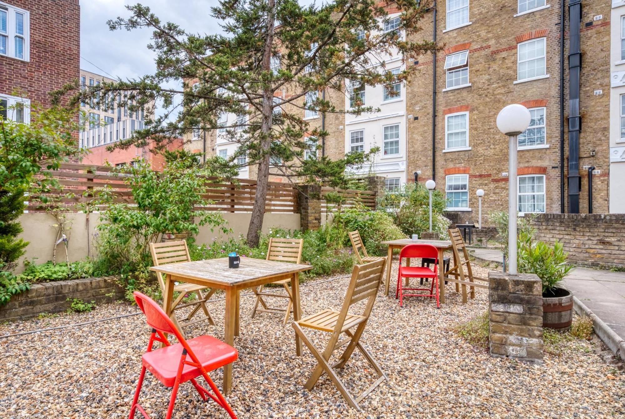 Chic 2 Bedroom Apartment Near Liverpool Street By Gold Stays Londen Buitenkant foto